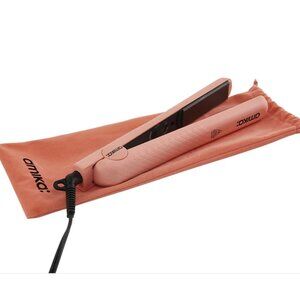 NWT Amika Strand Perfect Ceramic Styler//1.25"